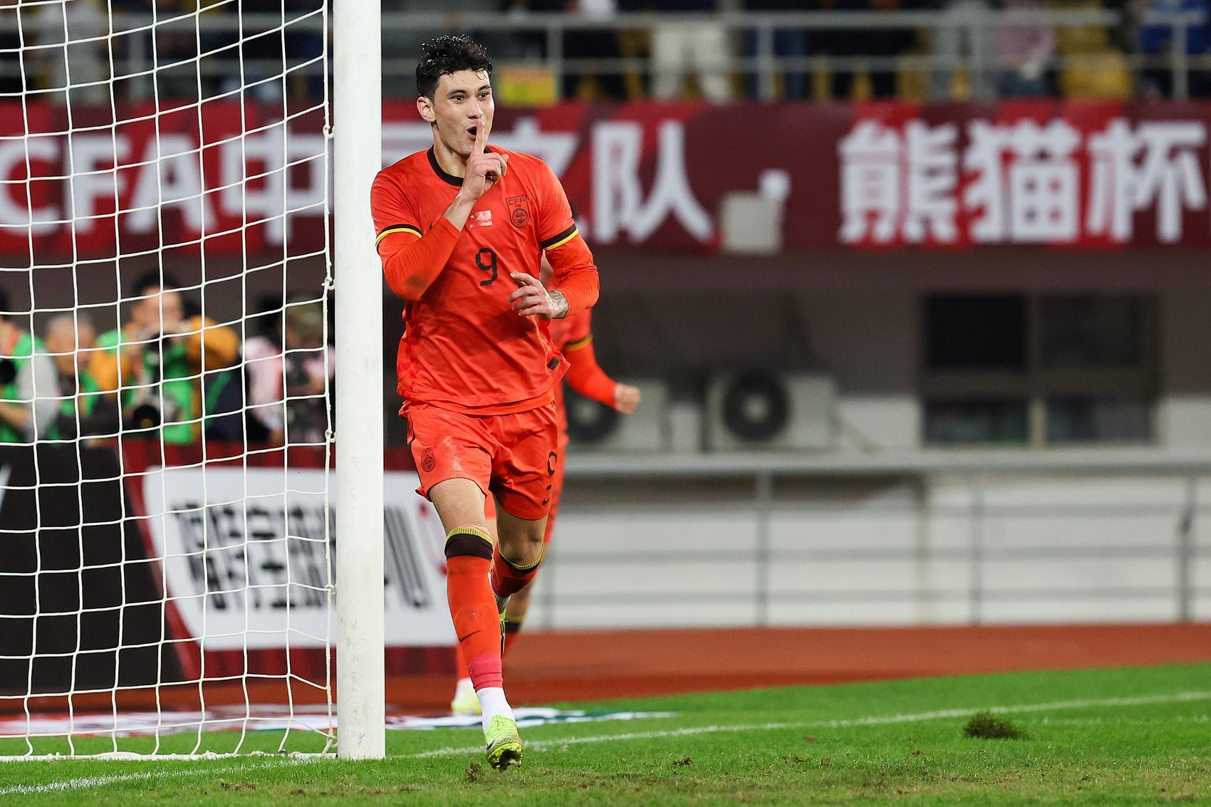 奇异果体育-22岁当红国脚拜合拉木,接近加盟成都蓉城,或产生高价转会费