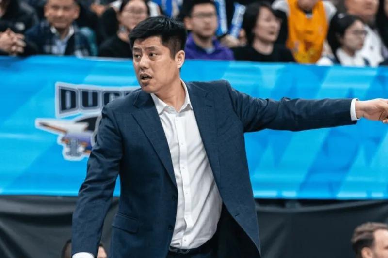 芒果体育-潘江没了张宁与李春江一塌糊涂!关键时刻攻守纯送,本土球员也垮